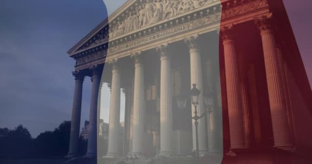 パンテオンの上にフランスの旗のアニメーション バスティーユの日 完璧な国籍のフランセーズ 愛国心とお祝いのコンセプトデジタル生成されたビデオ — ストック動画