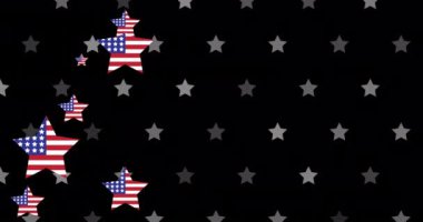 Siyah arka planda ABD bayrağı olan yıldızların canlandırılması. Usa, vatanseverlik ve kutlama konsepti dijital olarak oluşturulmuş video.