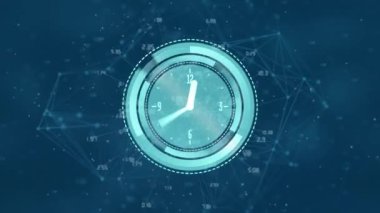 Mavi arkaplanda veri işleme ağı üzerinden hareket eden saatin animasyonu. Bağlantılar, hesaplama ve dijital arayüz kavramı dijital olarak oluşturulmuş video.