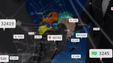 Dünya çapındaki bağlantıların ve Kafkas iş adamlarının el sıkışmasının animasyonu. Sosyal medya ve dijital arayüz kavramı, dijital olarak oluşturulmuş video.