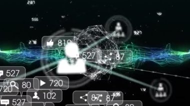 Renkli şekiller üzerinde medya simgeleri ve veri işleme animasyonları. Sosyal medya ve dijital arayüz kavramı, dijital olarak oluşturulmuş video.