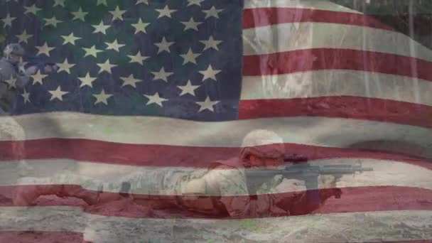 武器を狙う多様な男性兵士に対するウサの旗のアニメーション グローバル愛国心 デジタルインターフェースの概念 デジタルで生成されたビデオ — ストック動画