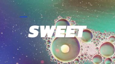 Soyut sıvı desenli arka planda tatlı metin animasyonu. Sosyal medya, iletişim, şablon ve renk kavramı dijital olarak oluşturulmuş video.