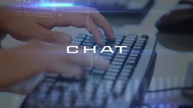 Bilgisayar kullanan beyaz adamın üzerinde yapay zeka metni ve veri işleme animasyonu. Dijital olarak oluşturulmuş küresel yapay zeka, bilgisayar ve veri işleme kavramı.