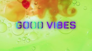 Sıvı ve takılardan oluşan iyi titreşimlerin animasyonu. Sosyal medya, iletişim, renk ve şablon kavramı dijital olarak oluşturuldu.