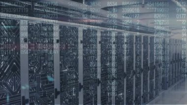 Bilgisayar sunucu odasındaki veri işleme ve mikro işlemci bağlantılarının animasyonu. Bilgisayar arayüzü ve iş veri depolama teknolojisi kavramı