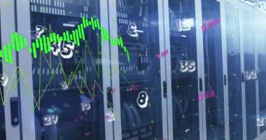 Bilgisayar sunucu odasında birden fazla numara ve veri işleme animasyonu. Bilgisayar arayüzü ve iş veri depolama teknolojisi kavramı