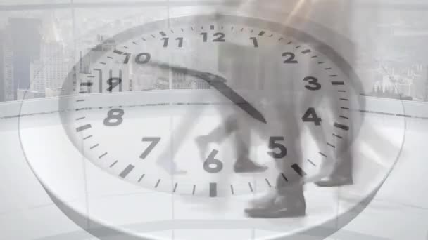 Animazione Ticchettio Orologio Contro Time Lapse Sezione Bassa Uomini Affari — Video Stock