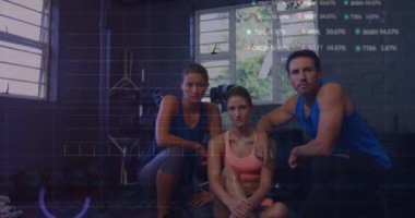 Spor salonunda birlikte oturan kadın ve erkeğin istatistiksel veri işleme animasyonu. Küresel ekonomi ve spor teknolojisi kavramı