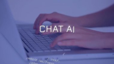 Bilgisayar kullanan beyaz adamın üzerinde yapay zeka metni ve veri işleme animasyonu. Dijital olarak oluşturulmuş küresel yapay zeka, bilgisayar ve veri işleme kavramı.