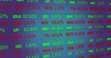 Mavi arka planda finansal veri işleme animasyonu. Küresel iş, bağlantılar, iletişim, dijital arayüz ve dijital olarak oluşturulmuş video işleme kavramı.