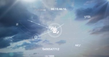 Dijital simge ağının animasyonu ve gökyüzündeki bulutlara karşı birden fazla değişen sayı. Küresel ağ bulut veri depolama teknolojisi kavramı