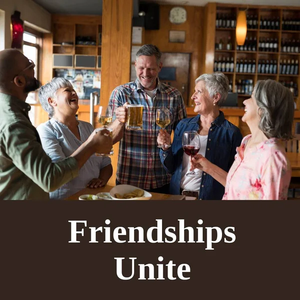 Arkadaşlık Kompozisyonu Bardaki Kıdemli Arkadaşlara Karşı Metni Birleştirir Arkadaşlık Günü — Stok fotoğraf