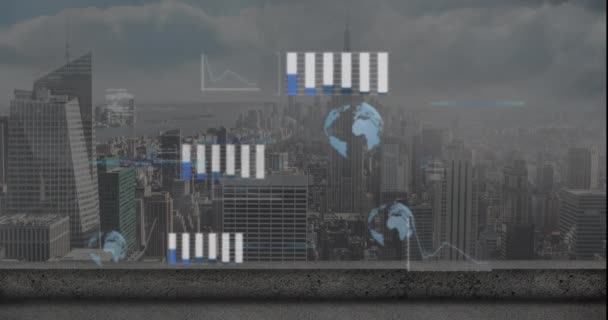 都市の空中風景に対するデータ処理のアニメーション コンピュータインターフェイスとビジネスデータテクノロジーの概念 — ストック動画