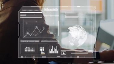 Beyaz kadının dizüstü bilgisayar kullanarak veri işleme animasyonu. Küresel iş, bağlantılar, veri işleme, dijital arayüz ve dijital olarak oluşturulmuş bilgisayar konsepti.