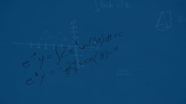 Mavi arkaplan üzerinde matematiksel denklemlerin animasyonu. Küresel eğitim ve dijital arayüz kavramı, dijital olarak oluşturulmuş video.