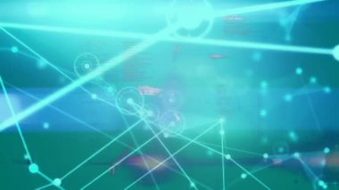 Bilgisayar dilinin üzerine bağlı noktaların ve soyut arkaplana karşı ikili kodların animasyonu. Dijital olarak üretilmiş, hologram, illüstrasyon, aydınlatılmış, kodlama ve teknoloji konsepti.