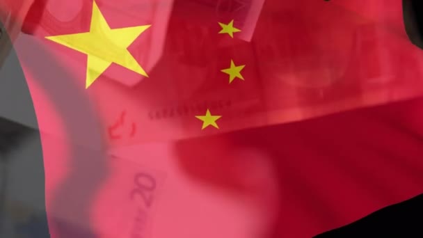 Animação Acenar Bandeira Chinesa Sobre Notas Euro Caindo Contra Fundo — Vídeo de Stock