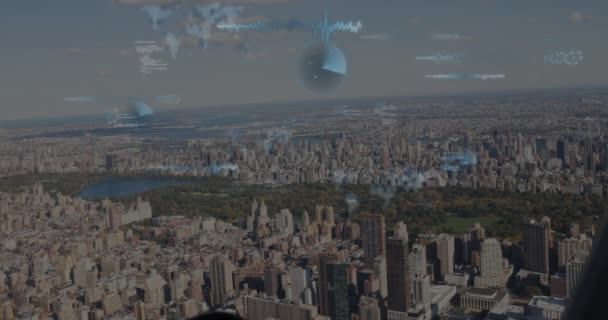 Animatie Van Radars Computertaal Geluidsgolven Kaart Tegen Het Moderne Stadsbeeld — Stockvideo