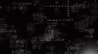 Matematiksel denklemler ve formüller üzerinde siyah arkaplan üzerindeki ışık noktalarının animasyonu. Okul ve eğitim kavramı