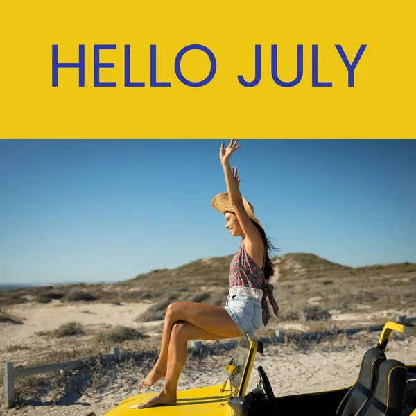 Σύνθεση Του Hello July Κείμενο Πάνω Καυκάσιος Γυναίκα Κάθεται Στο — Φωτογραφία Αρχείου