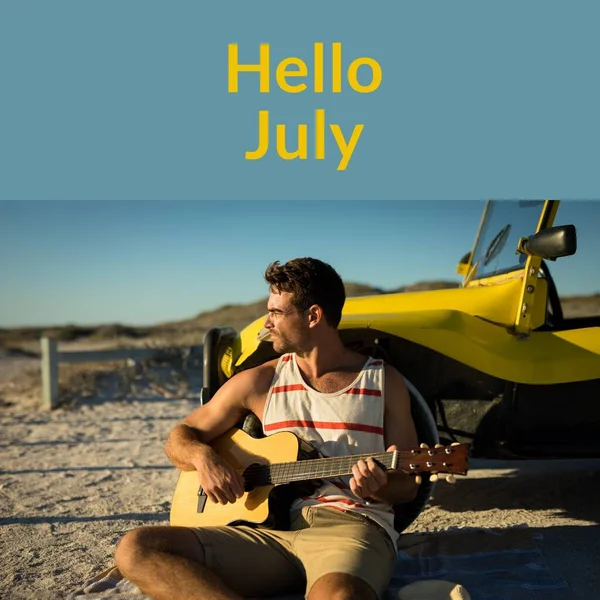 Σύνθεση Του Hello July Κείμενο Πάνω Καυκάσιος Άνθρωπος Παίζει Κιθάρα — Φωτογραφία Αρχείου