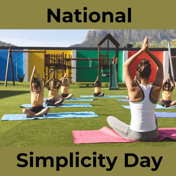 Sammansättning Nationell Enkelhetdagstext Över Olika Barn Som Utövar Yoga Skolan — Stockfoto