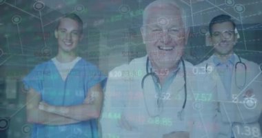 Birbirine bağlı noktaların animasyonu, hastanede kollarını kavuşturmuş çeşitli doktorların ticareti. Dijital bileşik, çoklu pozlama, iletişim, borsa, tıbbi ve sağlık konsepti.