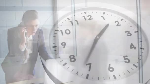 Animation Clock Time Lapse People Walking Caucasian Businesswoman Talking Cellphone — Stock Video