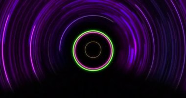 Parlayan ışık yollarının veri transferi tünelinin animasyonu. Küresel hesaplama, transfer ve veri işleme kavramı dijital olarak oluşturulmuş video.