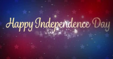 Kırmızı ve mavi arka planda beyaz yıldızların üzerinde mutlu bir bağımsızlık günü metni. Amerika, bağımsızlık günü, kutlama, gelenek, tatil ve vatanseverlik kavramı dijital olarak oluşturulmuş video.