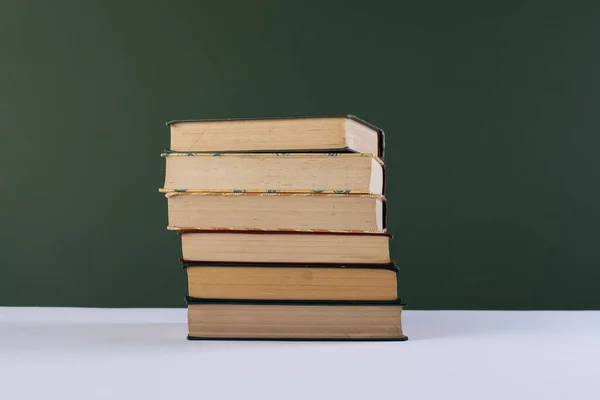 Close Stack Books Copy Space Green Background Reading Learning School — Stock Photo, Image