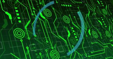 Veri işleme ve dijital e- posta simgesiyle bilgisayar devre kartının animasyonu. Küresel iş, bilgisayar, transfer ve veri işleme kavramı dijital olarak oluşturulmuş video.