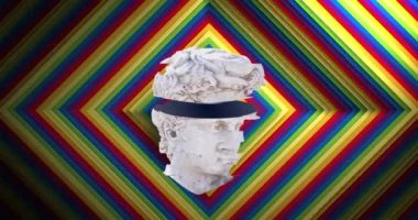 Düzensiz birleşik klasik heykel büstünün senkronize gökkuşağı elmas çizgileri üzerindeki animasyonu. Sanat, tasarım, tarih ve gelecek konsepti dijital olarak oluşturulmuş video.
