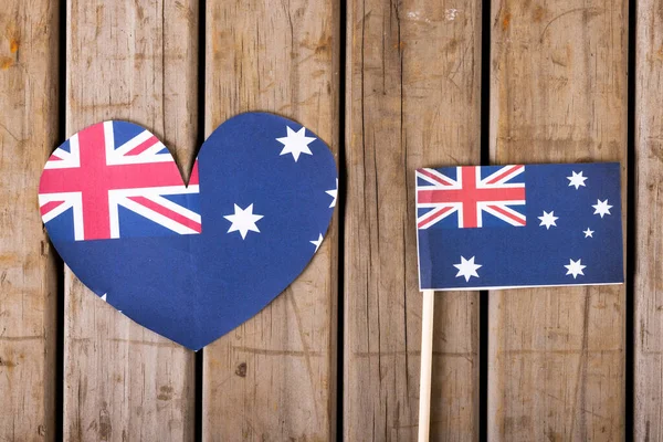 Vista Aérea Forma Corazón Con Bandera Australiana Sobre Mesa Madera — Foto de Stock