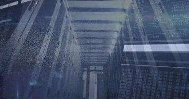 Nft metin pankartının canlandırılması ve bilgisayar sunucusuna karşı veri işleme. Kripto para birimi ve iş veri depolama teknolojisi kavramı