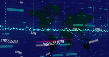 Çoklu değişen numaraların animasyonu ve dünya haritasına karşı finansal veri işleme. Küresel finans ve iş teknolojisi kavramı