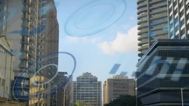 Animación Gráficos Círculos Sobre Múltiples Edificios Modernos Contra Cielo Nublado — Vídeo de stock
