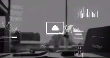 Boş ofisteki bir masanın kapatılmasına karşı veri işleme animasyonu. Bilgisayar arayüzü ve iş teknolojisi kavramı