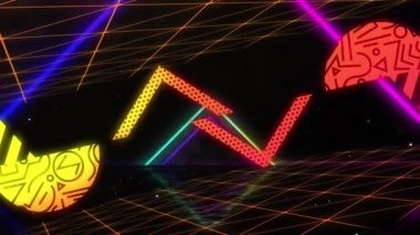 Siyah arkaplana karşı neon üçgen şekiller üzerinde kusursuz desenli soyut şekillerin oluşturulması. Teknoloji konsepti