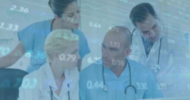 Hastanede birlikte tartışan bir grup doktorun borsa veri işleme çalışmalarının animasyonu. Küresel ekonomi ve tıbbi sağlık teknolojisi kavramı
