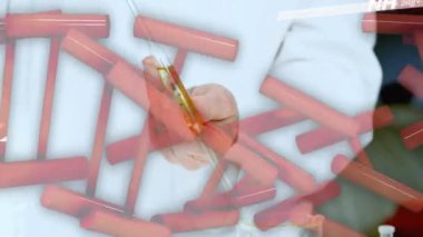 Laboratuvarda çalışan bir erkek bilim adamının orta kısmında DNA ve kimyasal yapıların canlandırılması. Tıbbi araştırma ve bilim teknolojisi kavramı