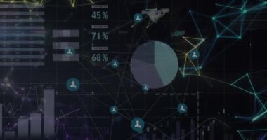 Bağlantılar ağının animasyonu ve siyah arkaplana karşı istatistiksel veri işleme. Küresel ağ ve iş veri teknolojisi kavramı