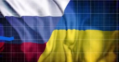 Rusya ve Ukrayna bayrağı üzerinde veri işleme animasyonu. Küresel hesaplama, dijital arayüz ve veri işleme kavramı dijital olarak oluşturulmuş video.