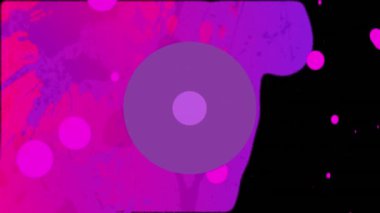 Siyah arka plandaki boya lekelerine karşı fotokopi alanı olan yuvarlak pankartın animasyonu. Teknoloji arka plan kavramı