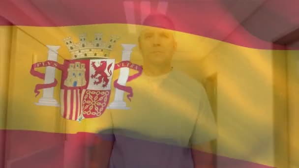 Animering Spansk Flagga Kaukasisk Kirurg Justera Handskar Samtidigt Rusar Mot — Stockvideo
