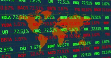 Soyut arkaplan üzerinden haritadaki numaraların animasyonu. Dijital olarak üretilmiş, hologram, illüstrasyon, küresel, yatırım, rakamlar, iş ve borsa kavramı.