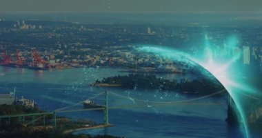6G metnin animasyonu, mavi ışık noktası ve şehir ve denizin havadan görüntüsüne karşı küre. Küresel ağ ve iş teknolojisi kavramı