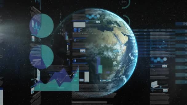 Анимация Инфографического Интерфейса Поверх Вращающегося Земного Шара Против Космоса Мбаппе — стоковое видео