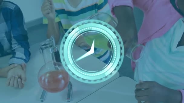 Анімація Цифрового Годинника Накладного Перегляду Різноманітних Дітей Проведення Експерименту Вчителя — стокове відео